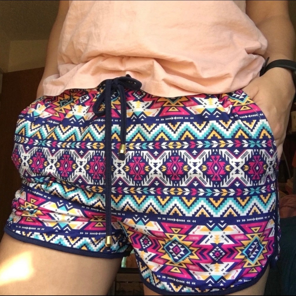 Honey Hush Aztec print shorts size S - Picture 2 of 4